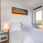 Vikendica Niko, Your Ideal Summer Oasis Near Porec