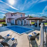 Niko, Your Ideal Summer Oasis Near Porec Vikendica Stranici kod Lovreca