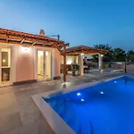 Niko, Your Ideal Summer Oasis Near Porec