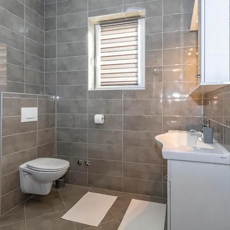 Niko, Your Ideal Summer Oasis Near Porec Stranici kod Lovreca