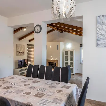 Niko, Your Ideal Summer Oasis Near Porec Holiday home Stranici kod Lovreca
