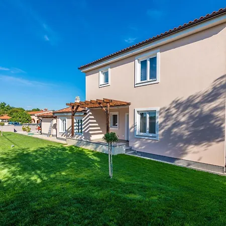 Niko, Your Ideal Summer Oasis Near Porec Stranici kod Lovreca